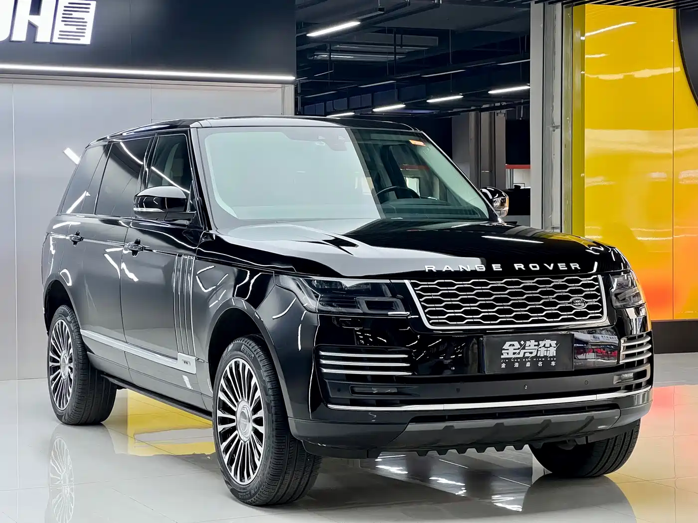 Land Rover Range Rover 2018 3.0 SC V6 Vogue Heritage Extended Edition фото 3