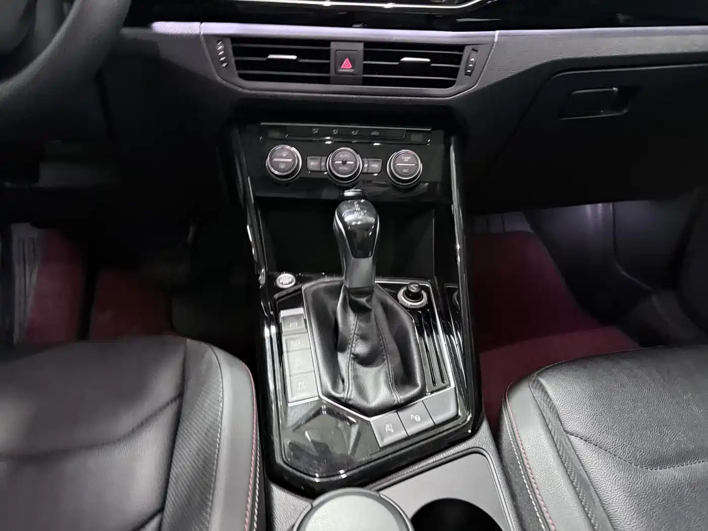 Volkswagen Tayron 2019 330TSI 2WD Luxury China VI фото 15