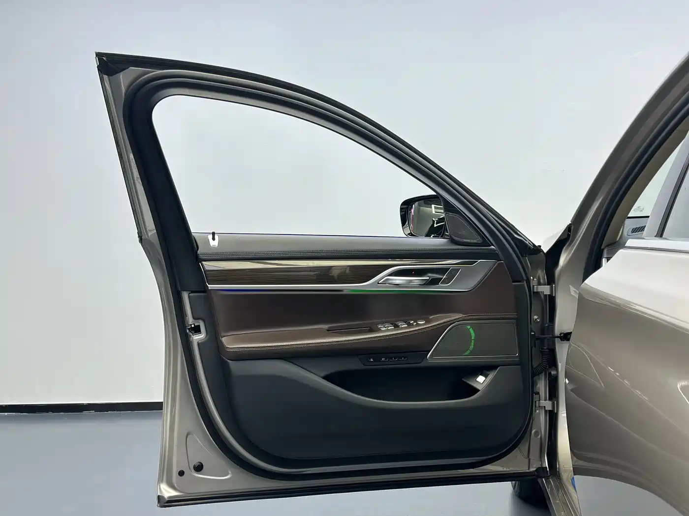 BMW 7 Series 2019 730Li Luxury Package фото 26