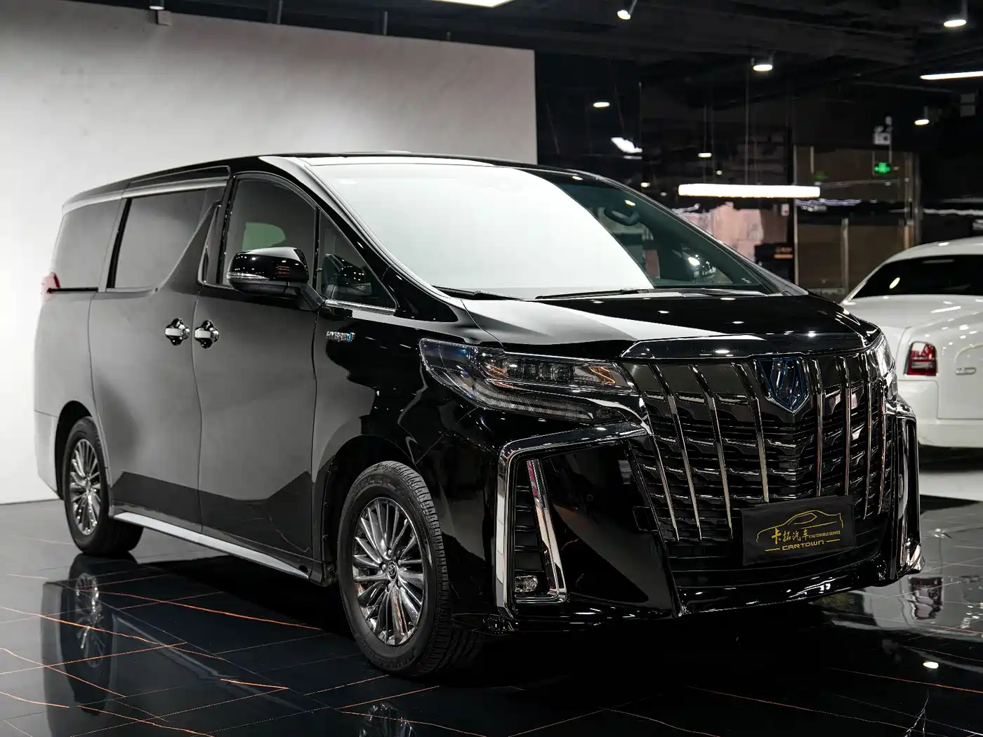 Toyota Alphard 2021 Hybrid 2.5L Ultimate фото 3
