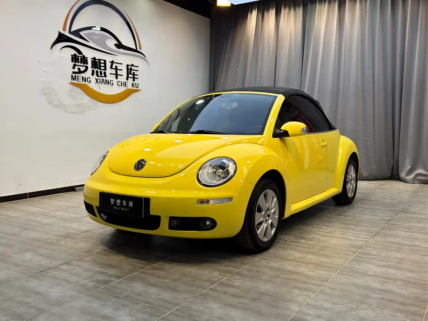 Volkswagen Beetle 2009 2.0 AT Top Convertible фото 16