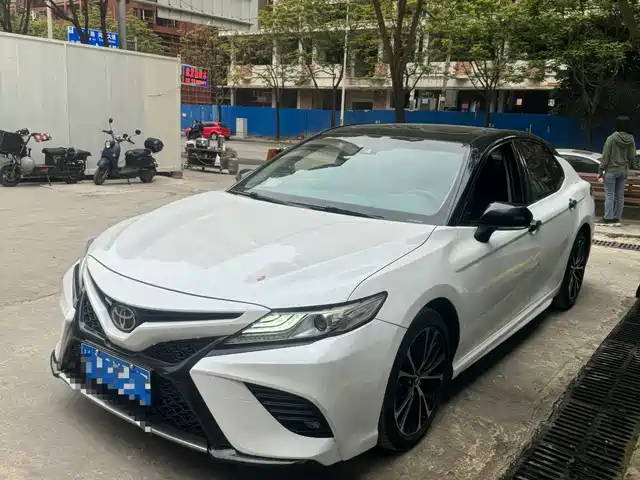 TOYOTA CAMRY