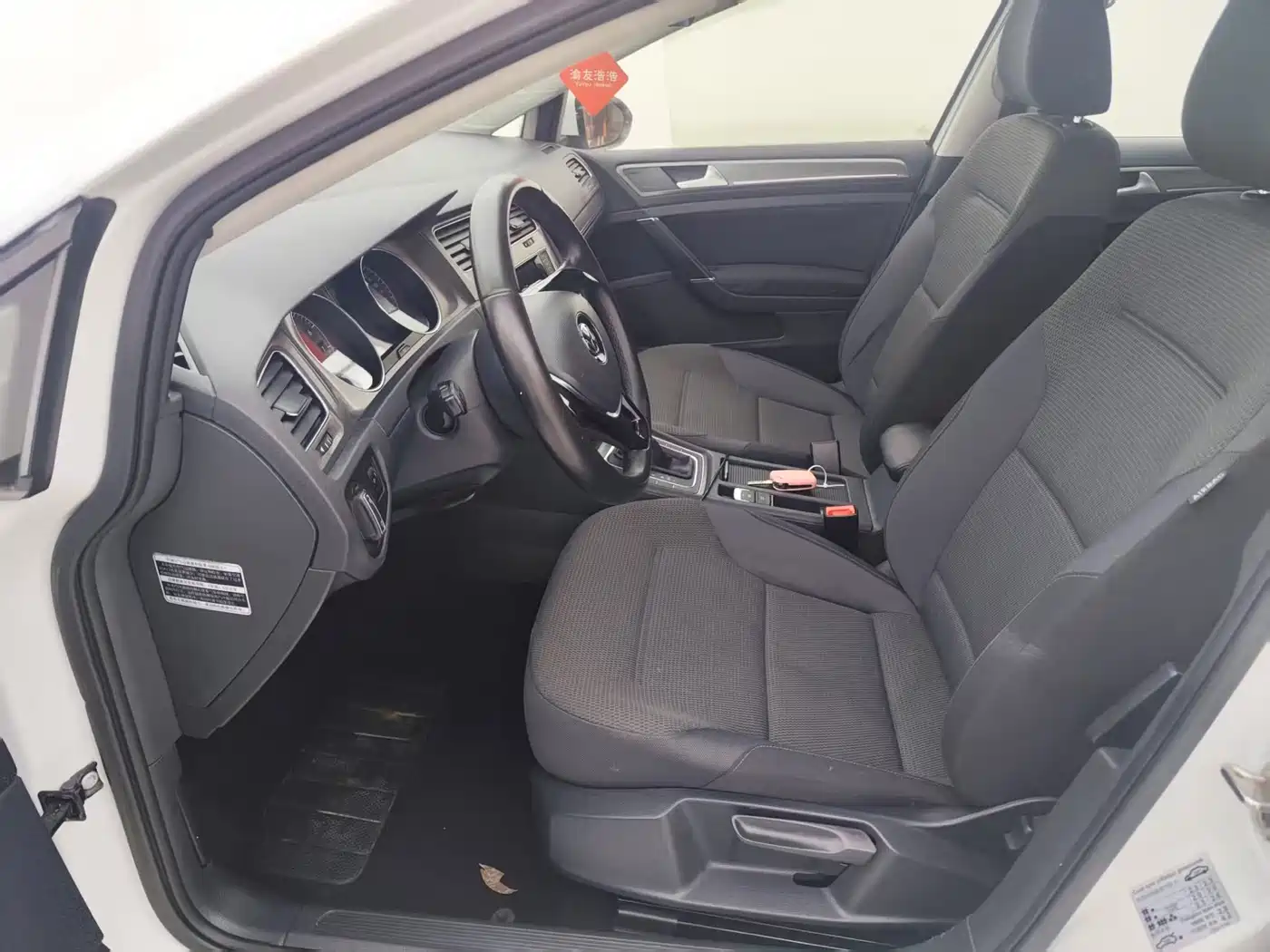Volkswagen Golf 2015 1.6L Automatic Comfort фото 11
