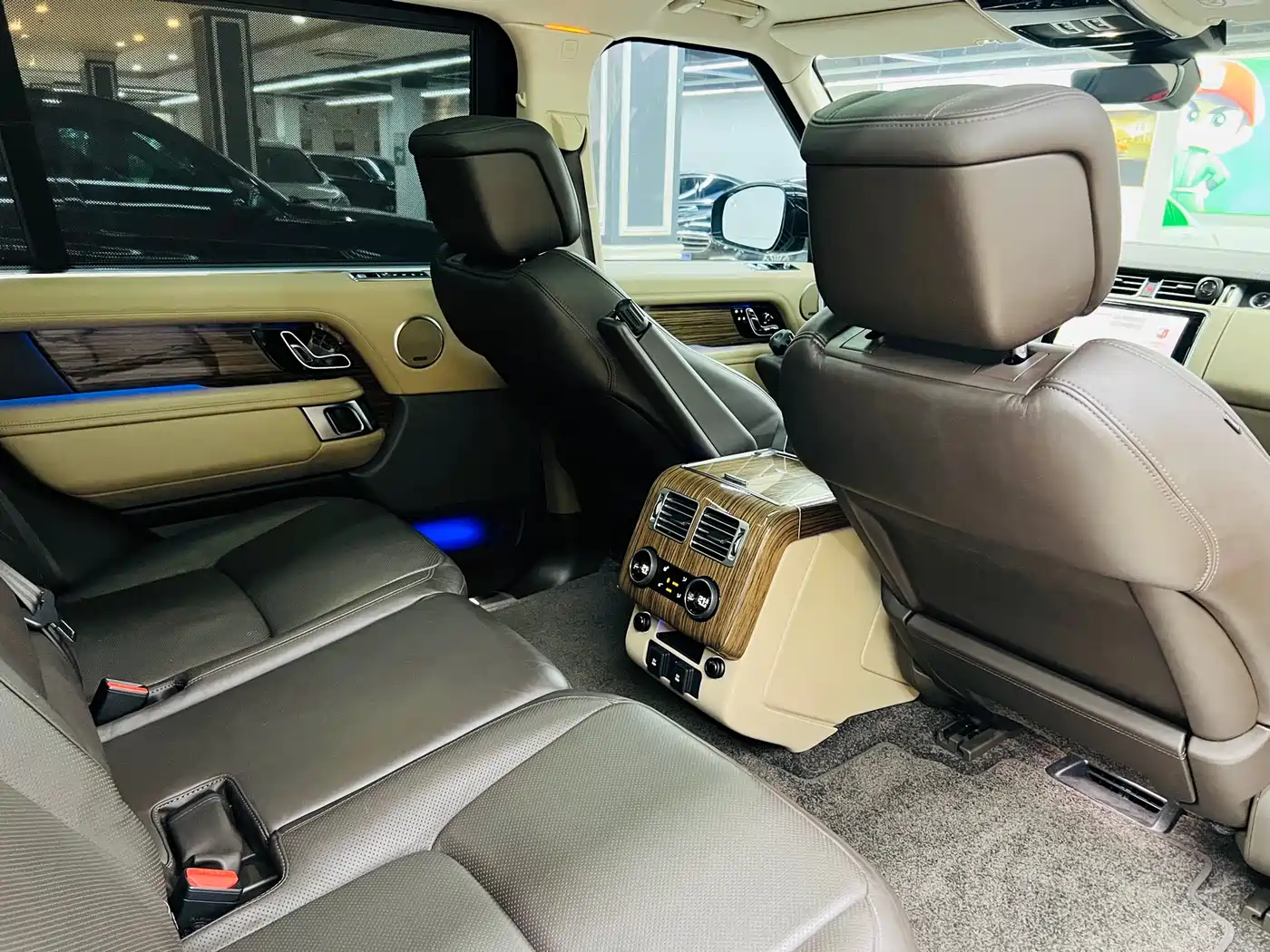Land Rover Range Rover 2018 3.0 SC V6 Vogue Heritage Extended Edition фото 11