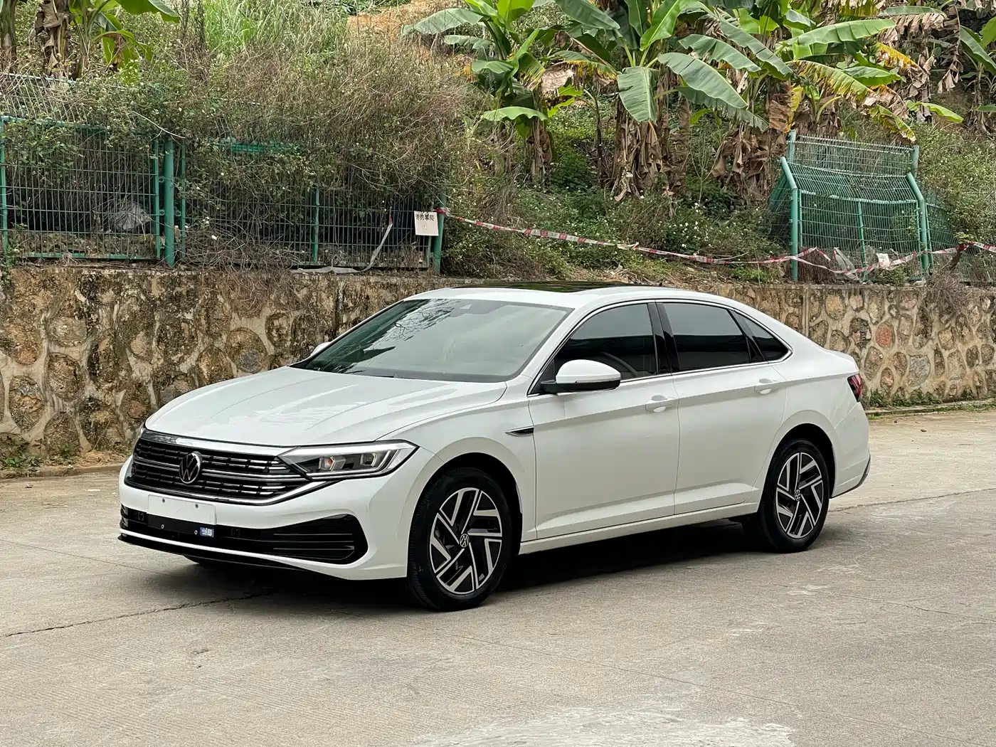 Volkswagen Sagitar 2023 300TSI DSG Surpassing Edition