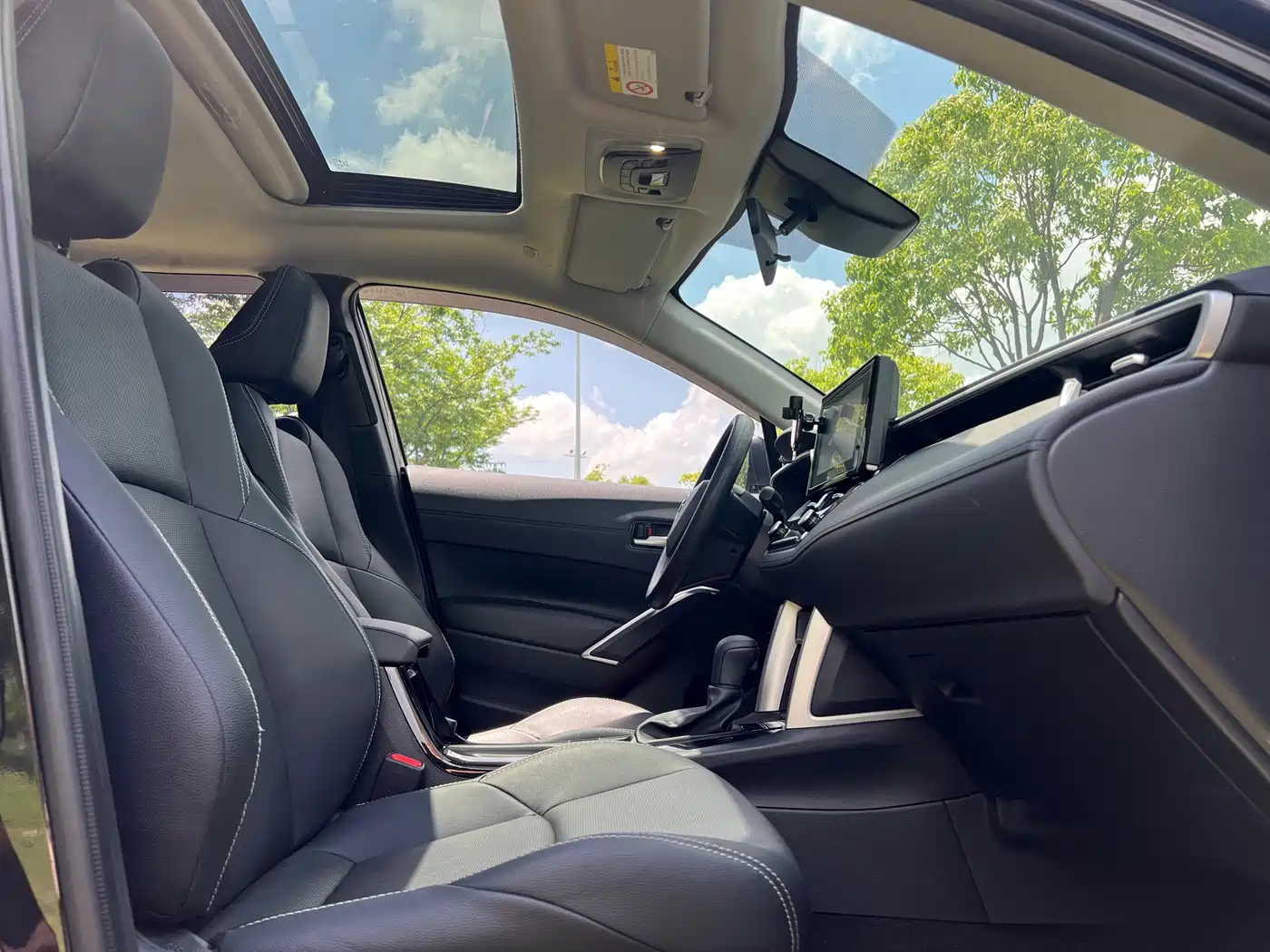Toyota Frontlander 2022 2.0L CVT Luxury Edition фото 22