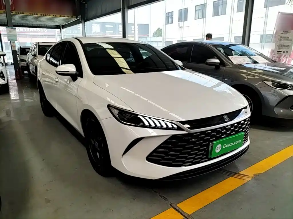 BYD Qin PLUS 2025 DM-i Smart Drive 55KM Leader фото 4