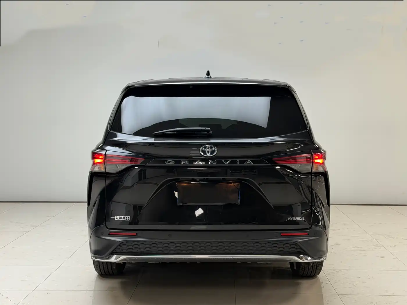 Toyota Granvia 2023 2.5L Hybrid Comfort Edition фото 20