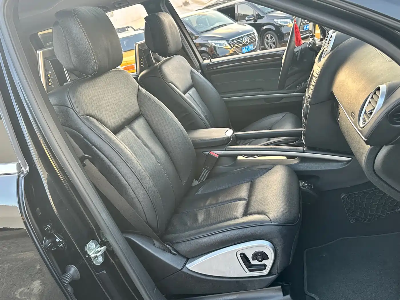 Mercedes-Benz GL-Class фото 30