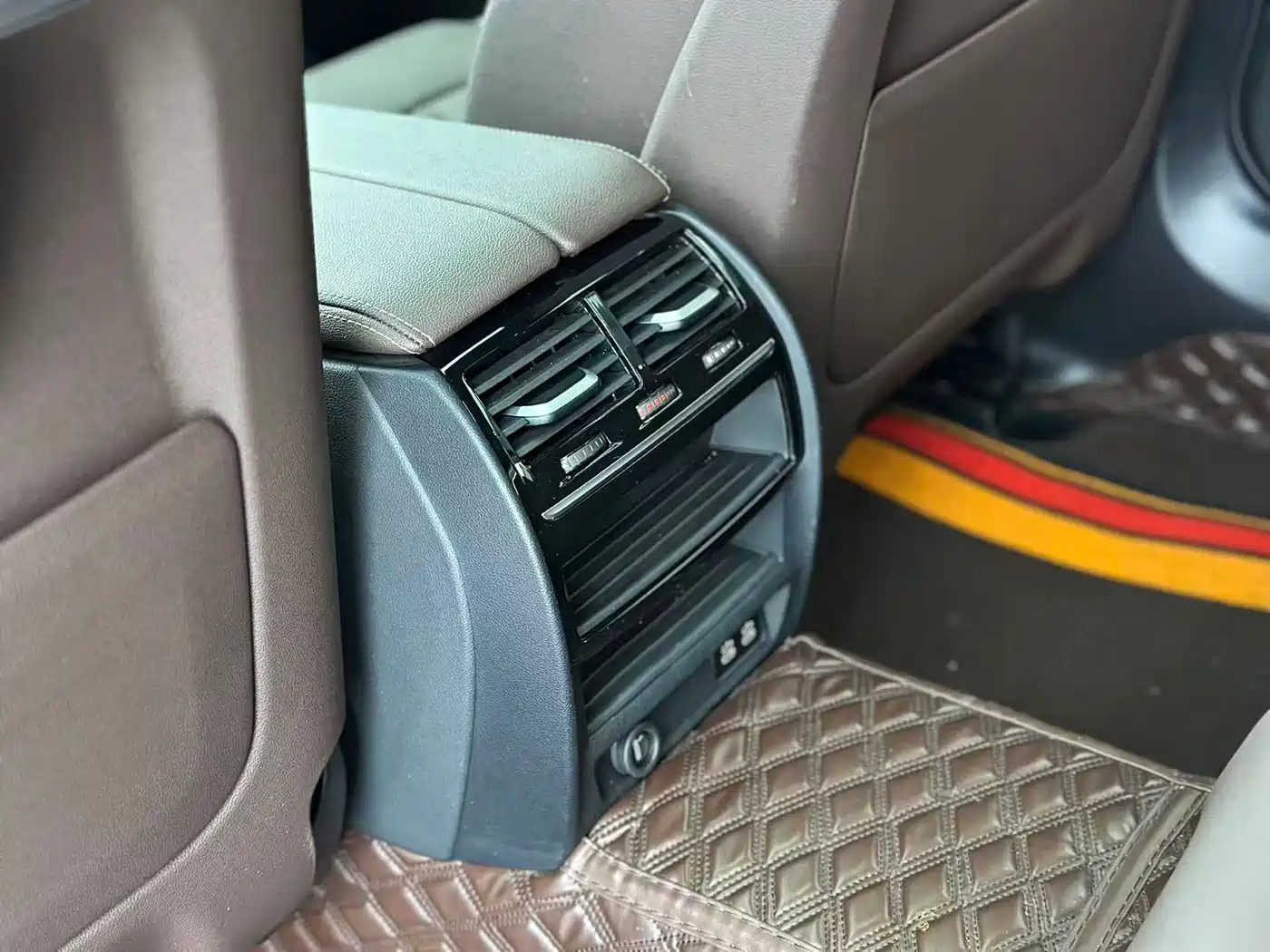 BMW 5 Series 2023 530Li Leading M Sport Package фото 9