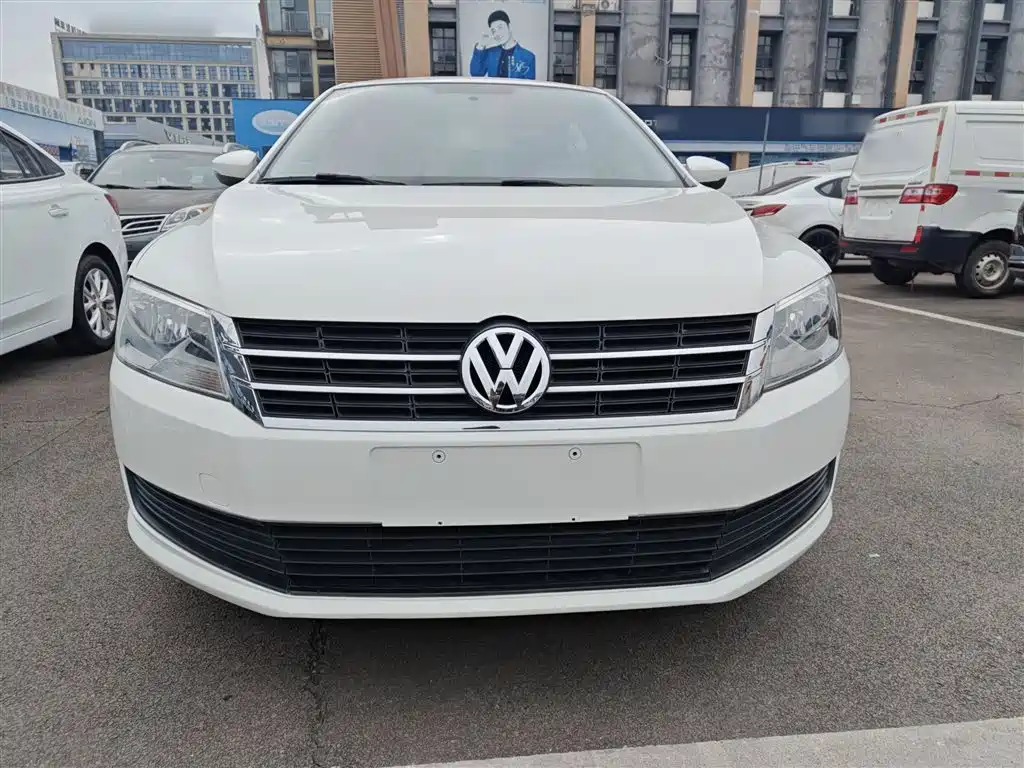 Volkswagen Lavida 2013 Facelift Classic 1.6L Automatic Trend фото 3