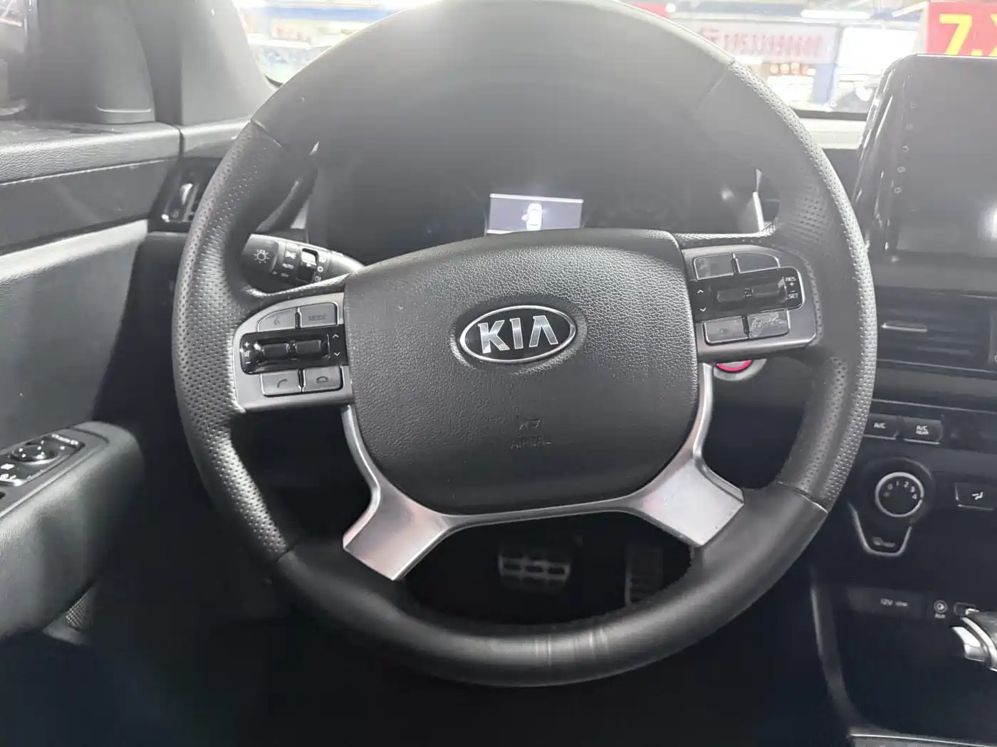 Kia KX7 2017 2.0T Automatic 4WD DLX 7-Seater фото 12