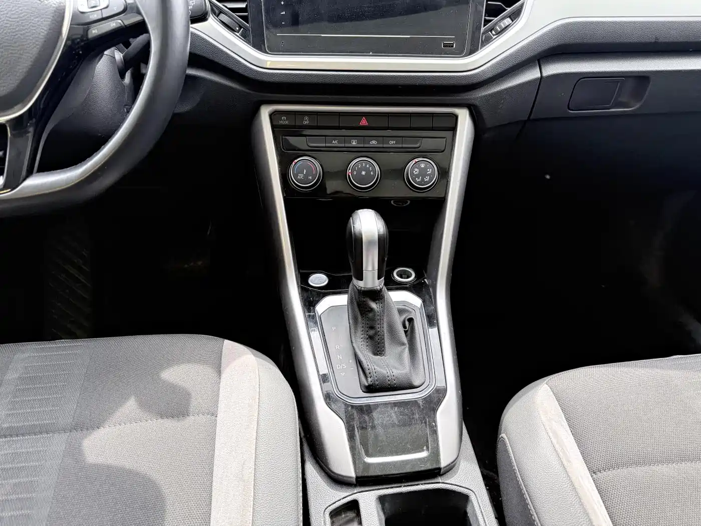 Volkswagen T-ROC 2022 280TSI DSG 2WD Elite PLUS фото 15
