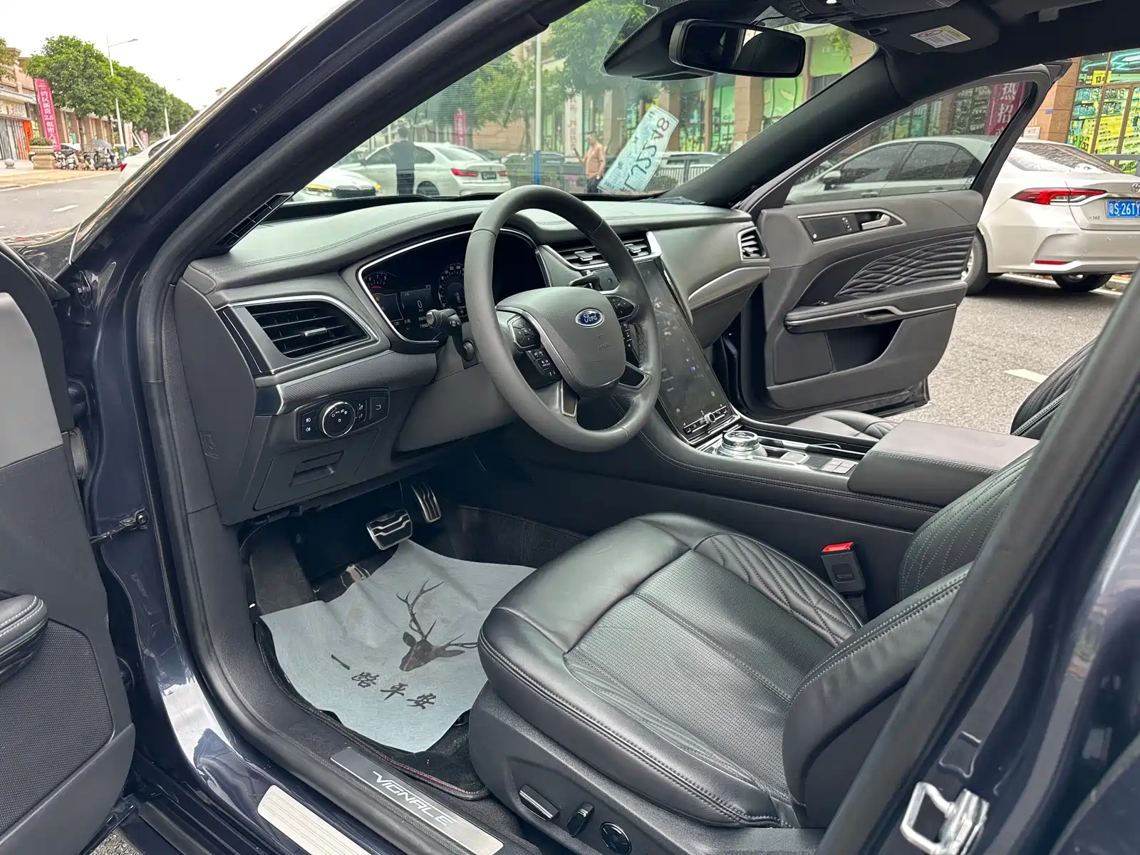 Фото 26 - Ford Taurus