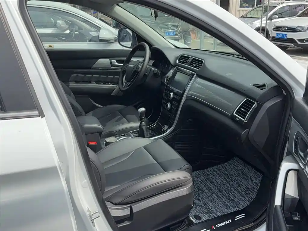Haval H2 2016 Red Label 1.5T Manual 2WD Luxury фото 3