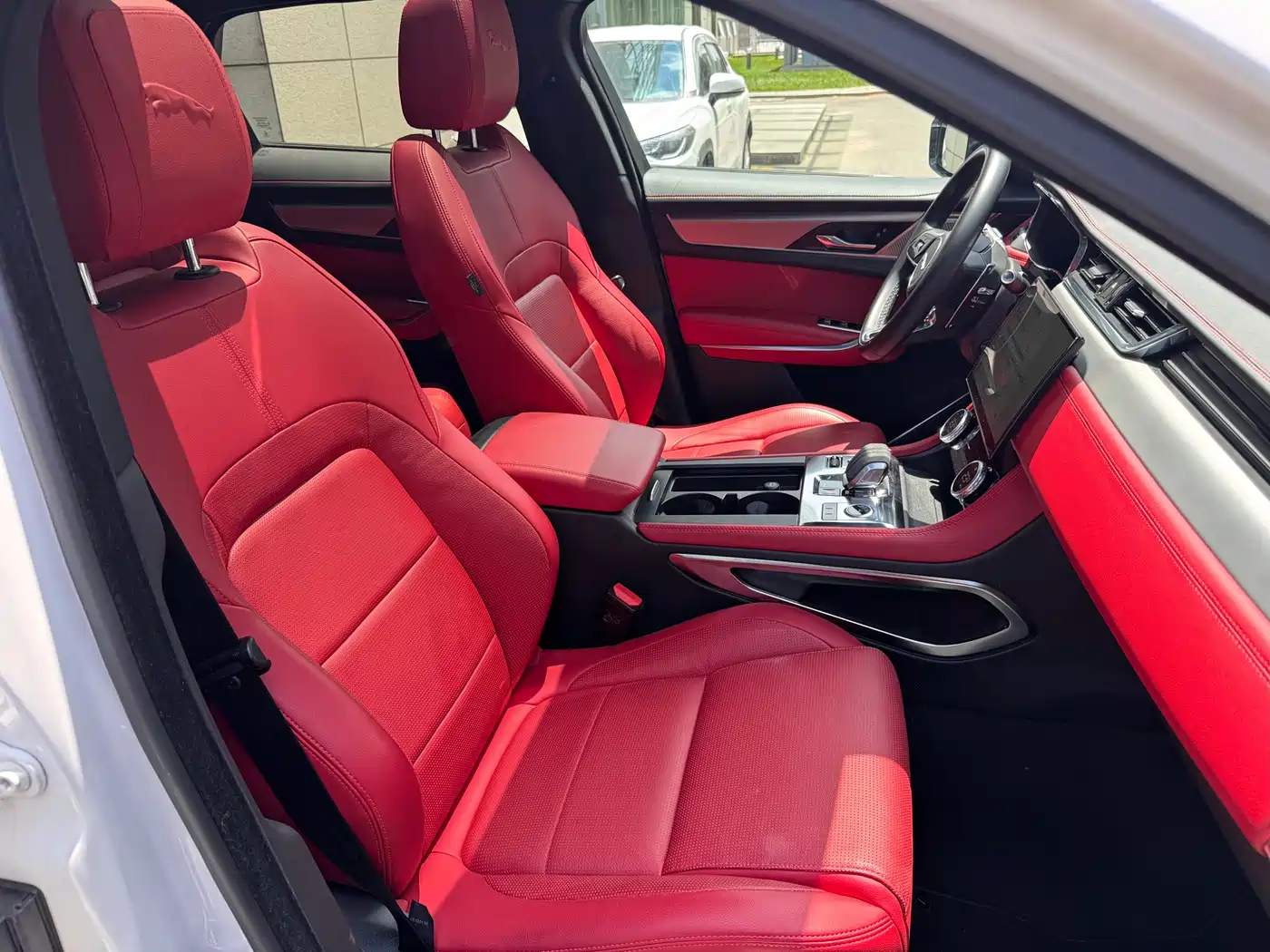 Jaguar F-PACE 2024 2024 P250 R-Dynamic SE