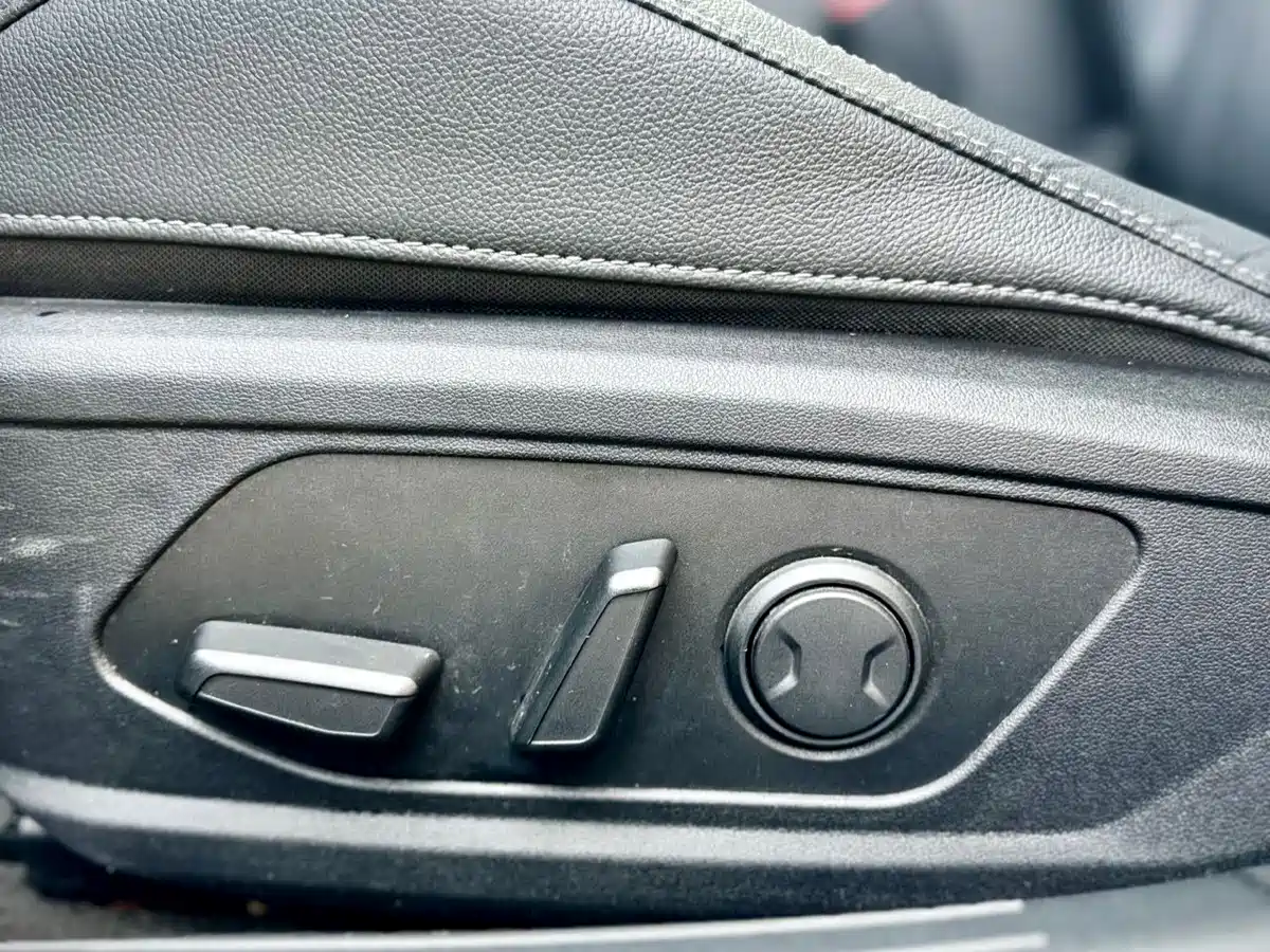 Hyundai Elantra 2023 1.5L CVT TOP Flagship Edition фото 17