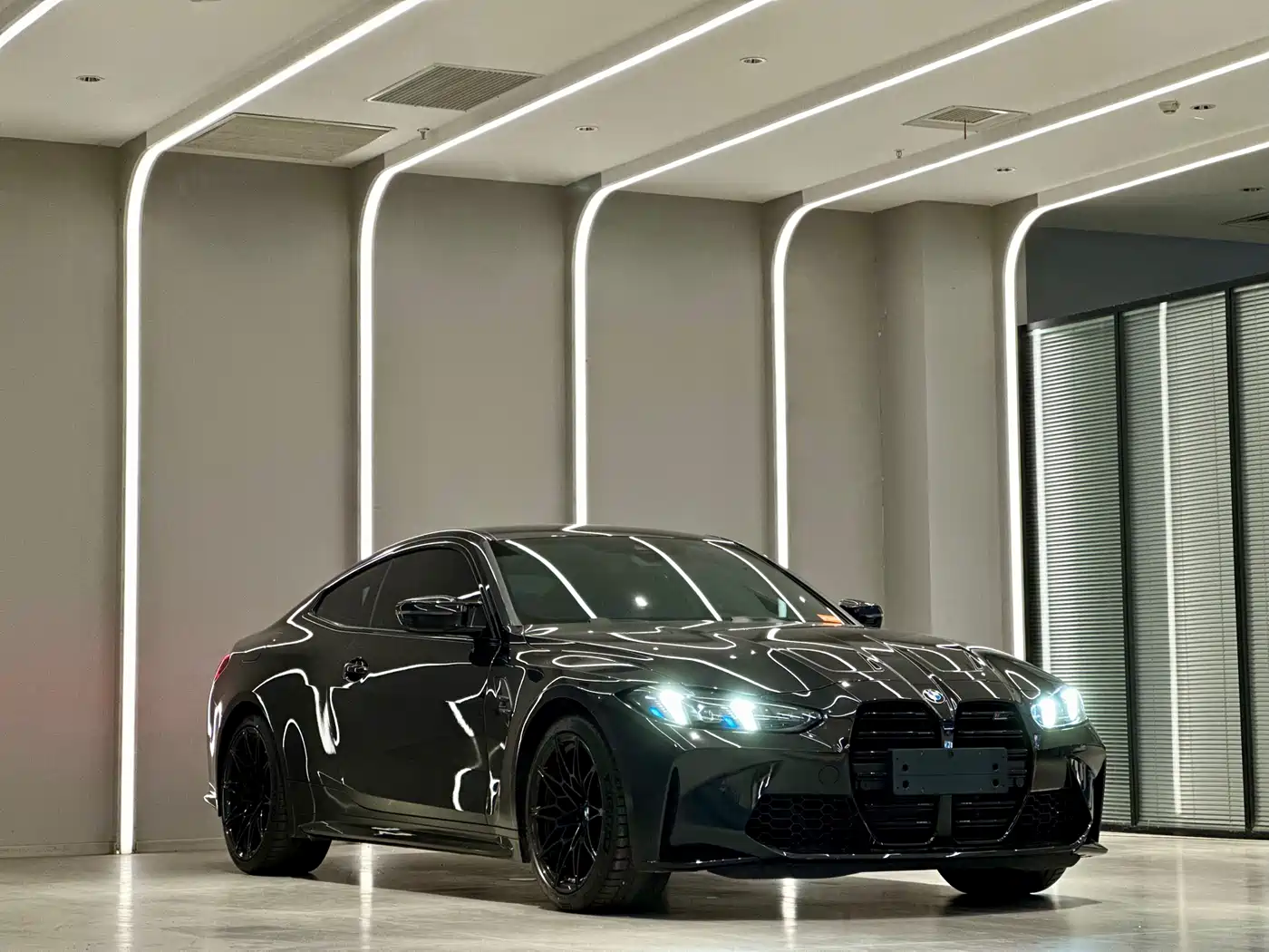 BMW M4 2024 BMW M4 Coupe Competition фото 3