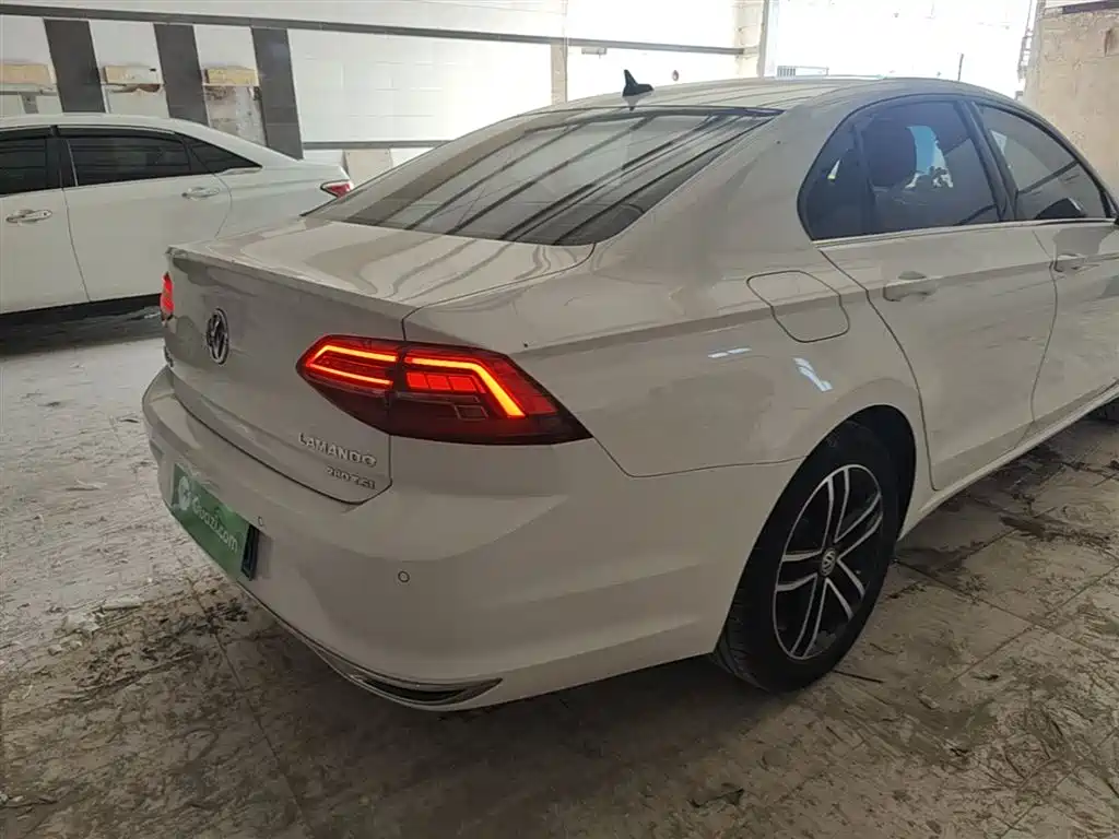 VOLKSWAGEN LINGDU