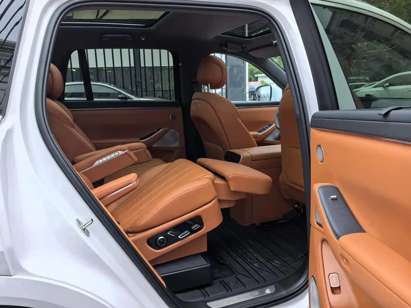 AITO Wenjie AITO M7 2026 Pure Electric Base Model 6-Seater фото 9