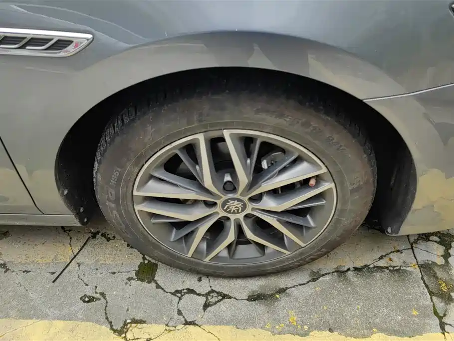 BYD Qin PLUS 2021 DM-i 55KM Flagship фото 6