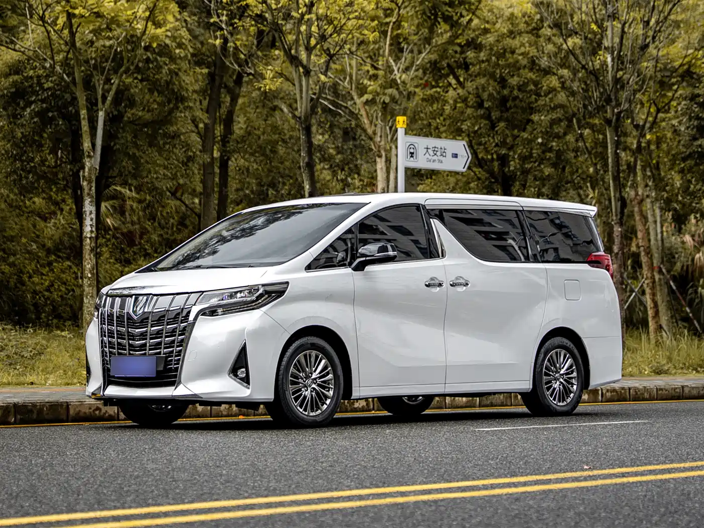 Toyota Alphard 2019 Hybrid 2.5L Luxury