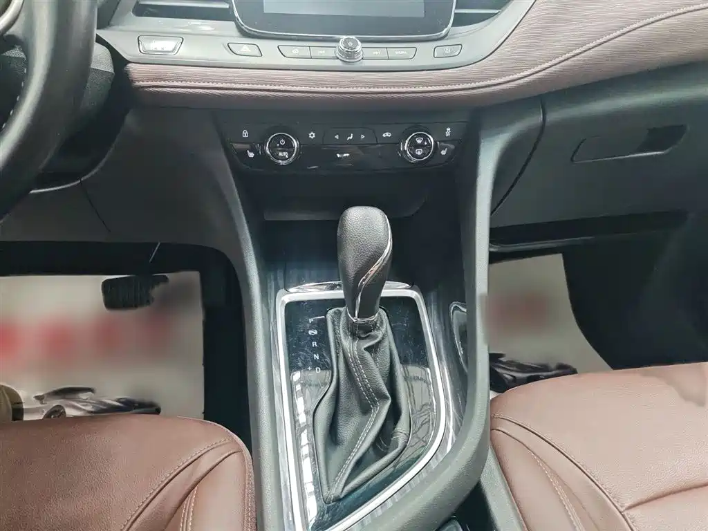 Buick GL6 2019 18T 6-seat Connected Luxury China VI фото 10