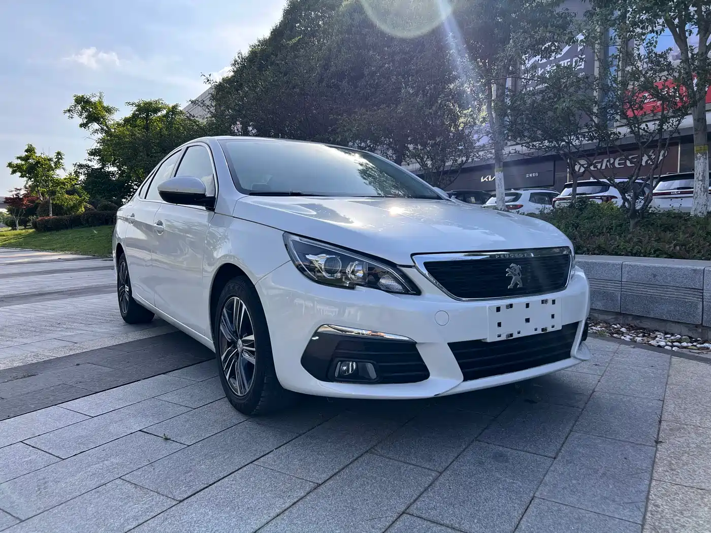 Peugeot 308 2016 1.6L Automatic Luxury фото 3