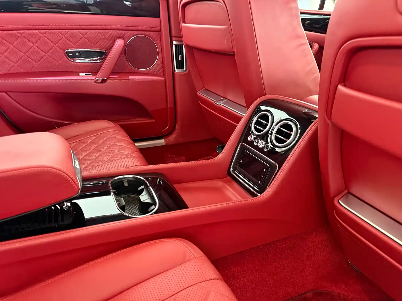 Bentley Flying Spur 2016 4.0T V8 Standard Edition фото 10