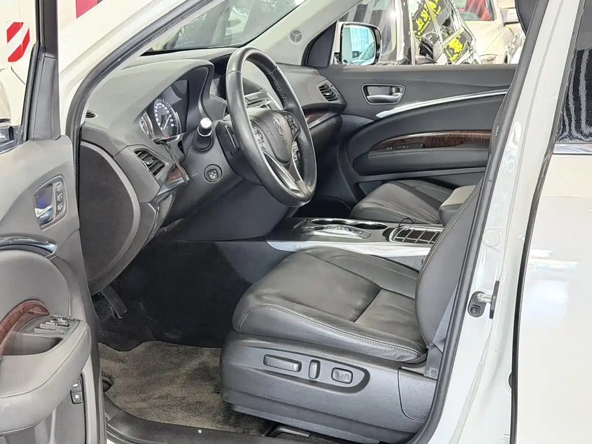 Photo 6 - Acura MDX