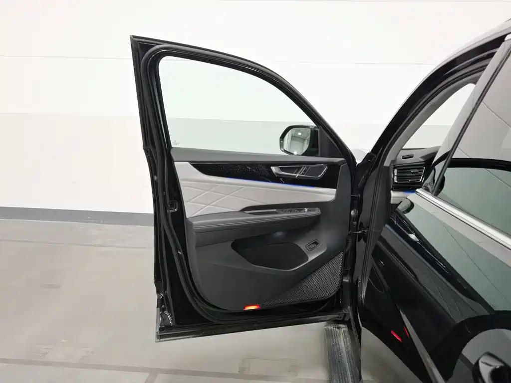 Photo 8 - Volkswagen Teramont
