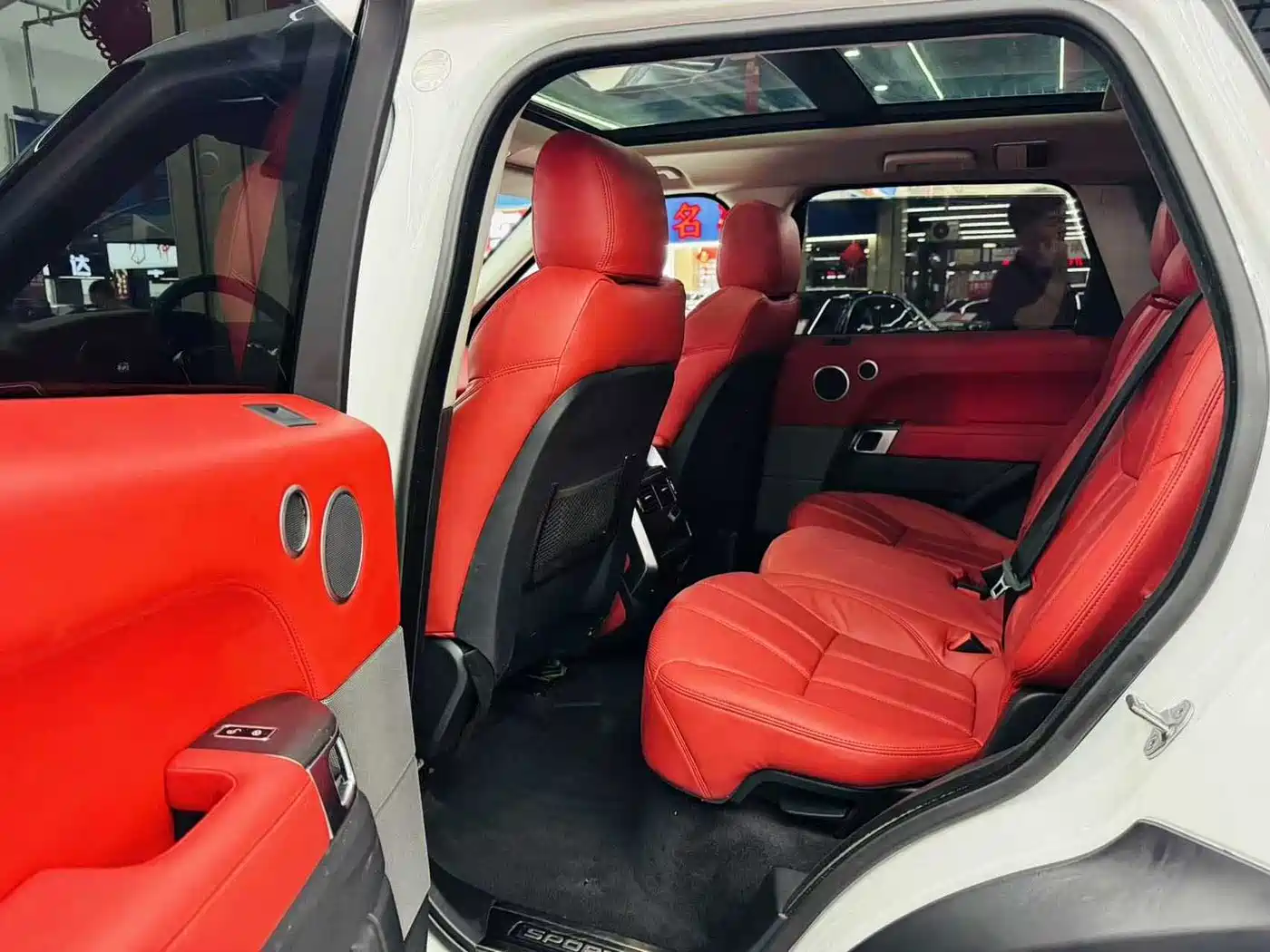 Land Rover Range Rover Sport фото 5