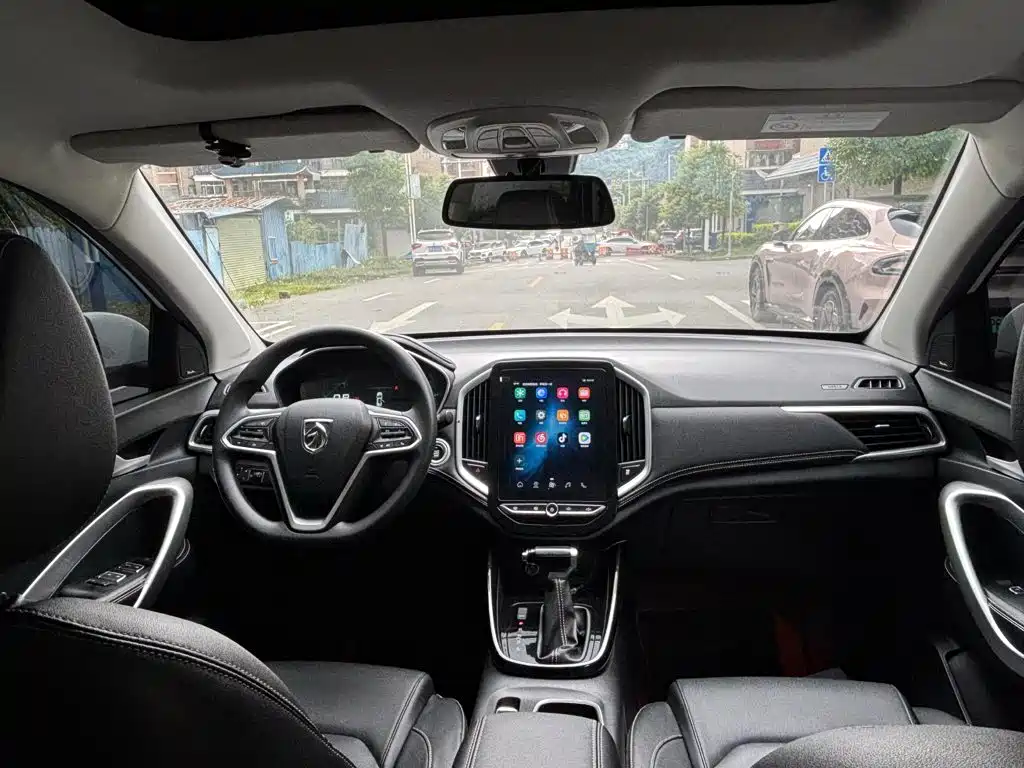 Baojun 530 2020 2020 1.5T CVT Prestige Connect 6-Seater