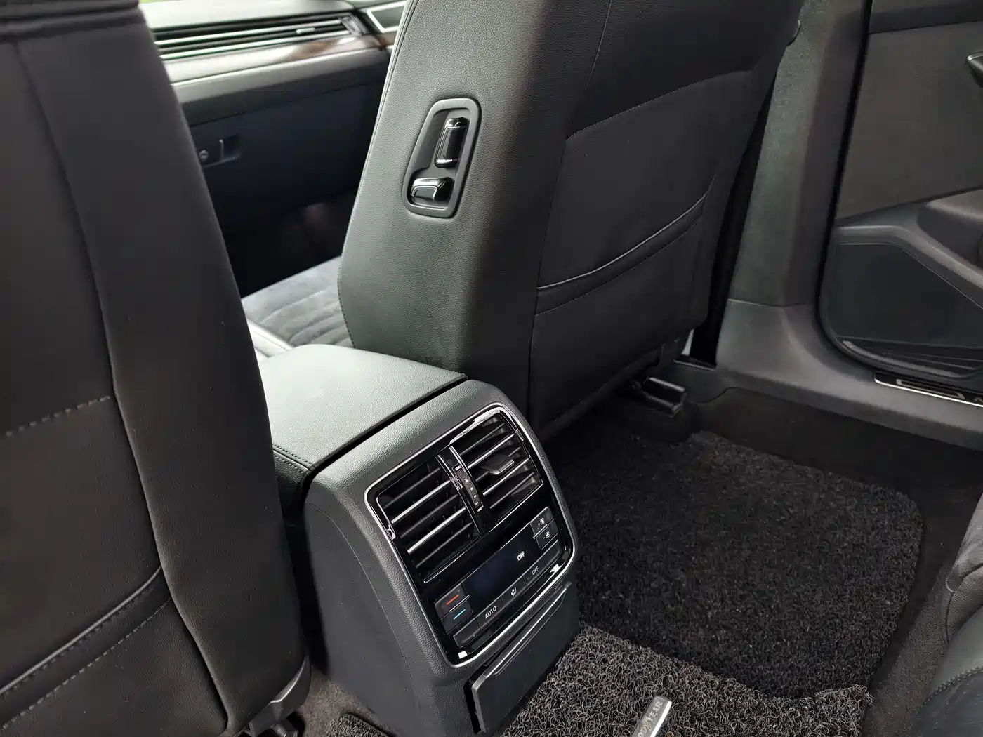 Volkswagen Magotan 2018 380TSI DSG Luxury фото 10