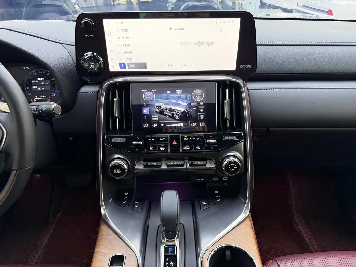 Lexus LX 2025 700h Boundary Edition фото 12