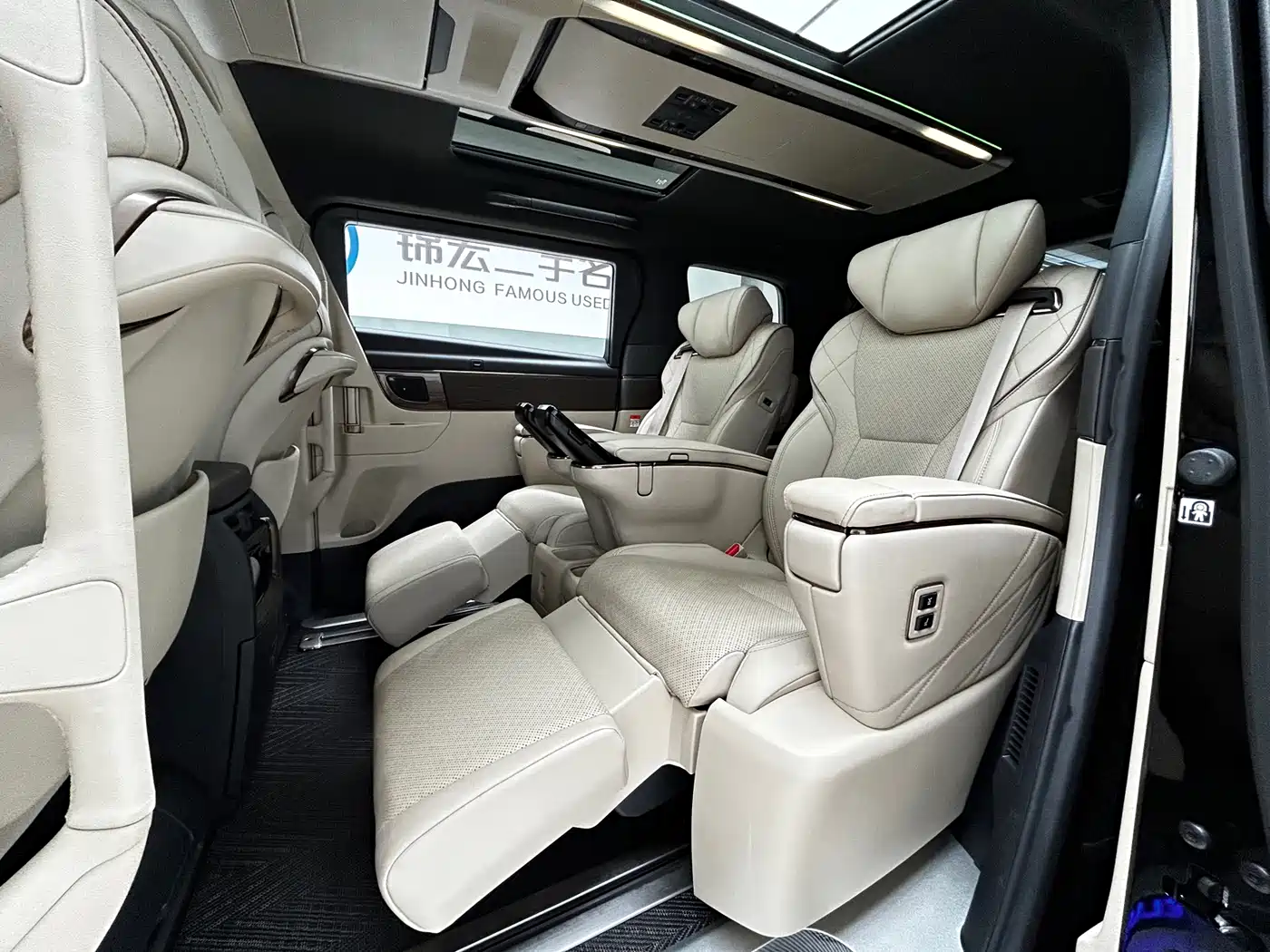 Toyota Vellfire 2024 Crown Hybrid 2.5L Executive Premium Edition фото 12