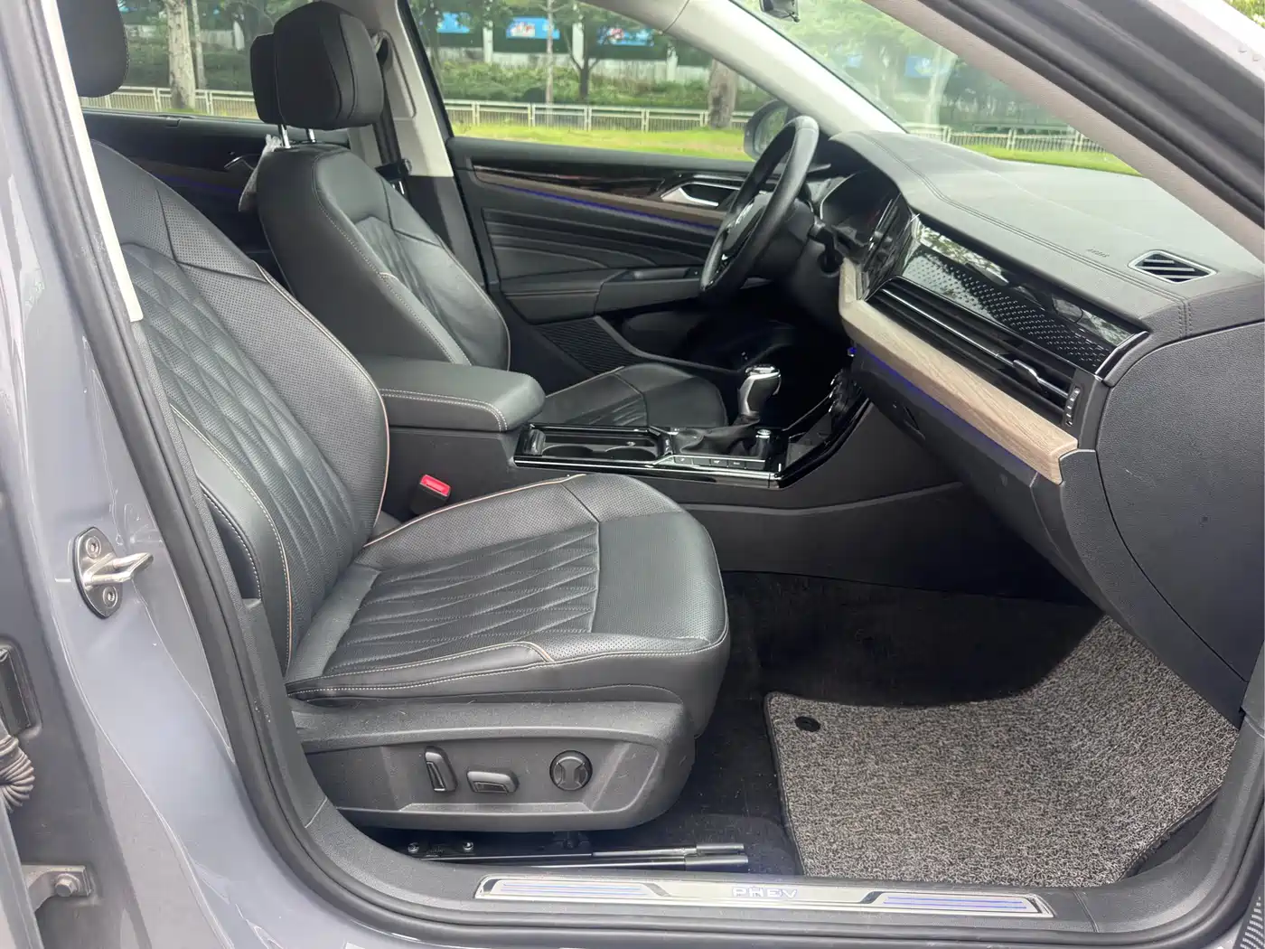 Volkswagen Passat New Energy 2019 430PHEV Hybrid Luxury Edition фото 10