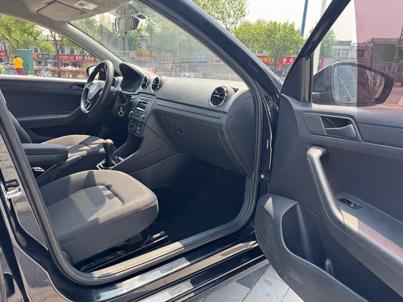 Volkswagen Jetta 2019 Dream Edition 1.4L Manual Fashion фото 5