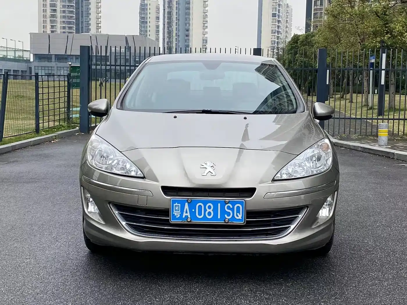 Peugeot 408 2013 2.0L Automatic Comfort Edition фото 2
