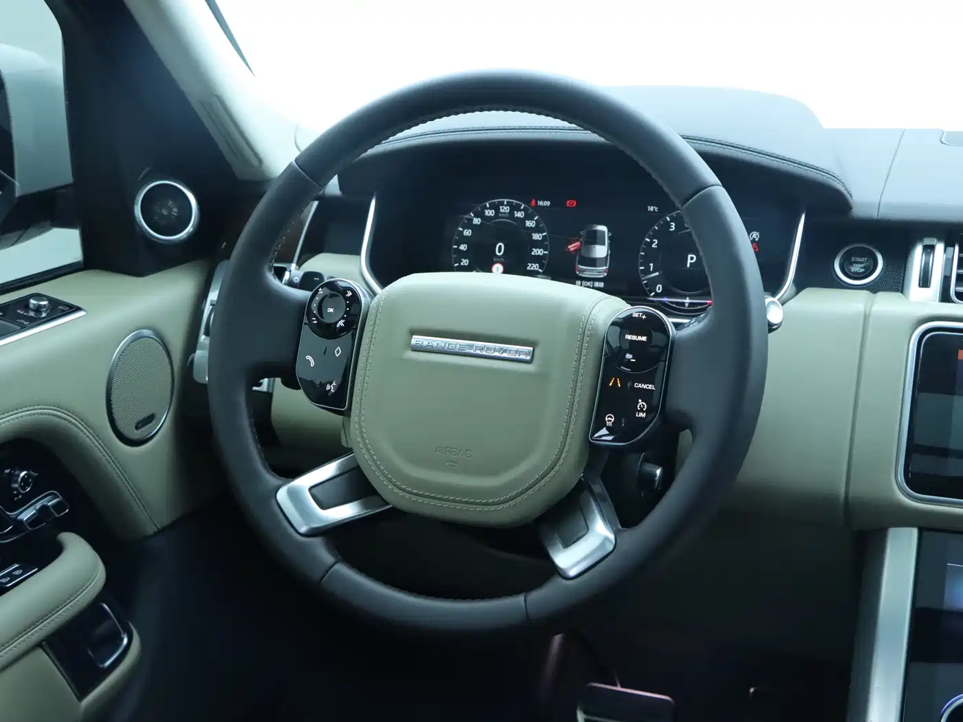Land Rover Range Rover 2021 3.0 L6 Heritage Edition фото 17
