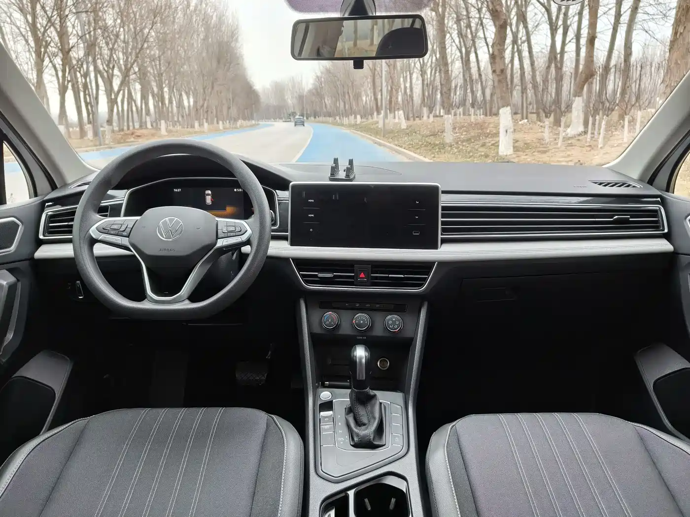 Volkswagen Tiguan L 2022 330TSI Automatic 2WD Comfort Edition фото 13