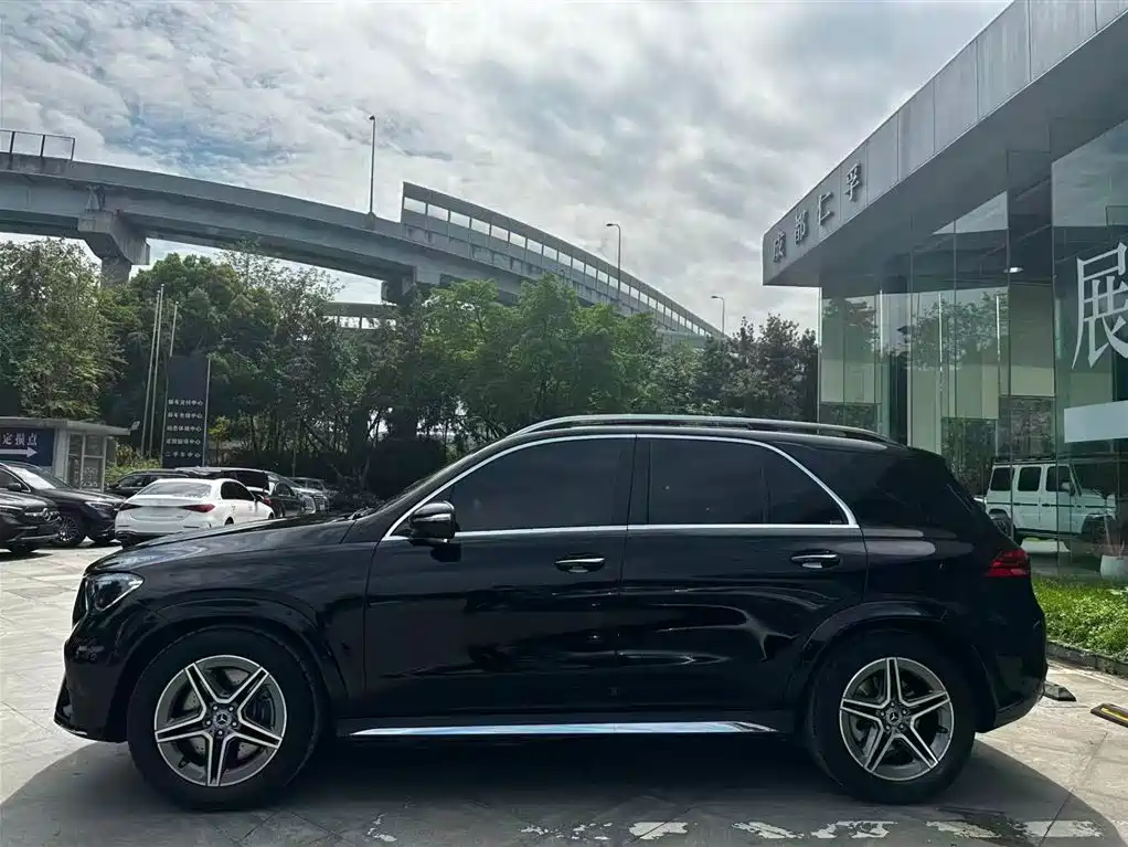 Mercedes-Benz GLE 2025 GLE 450 4MATIC Fashion фото 7