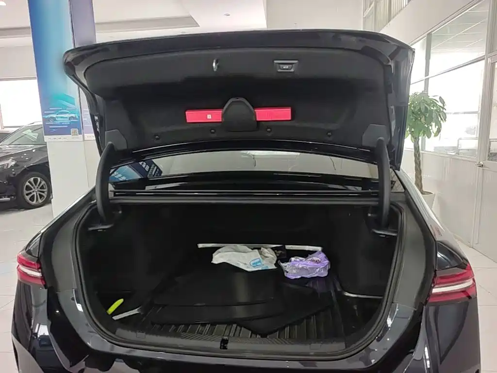 BMW i5 2025 2025 eDrive 35L M Sport Package