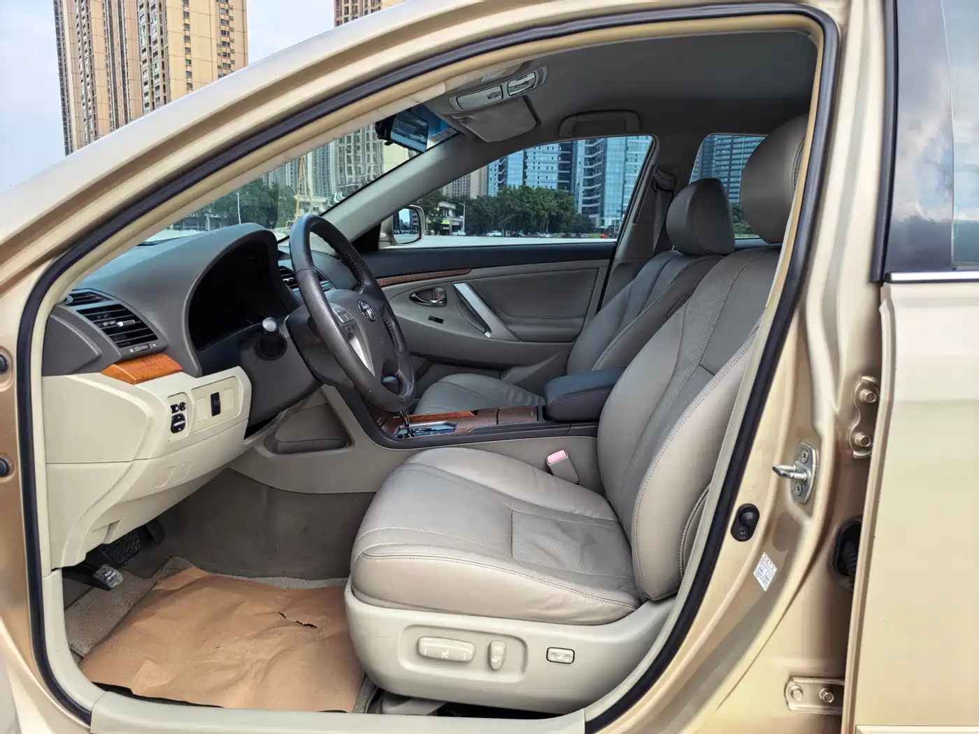 Photo 6 - Toyota Camry