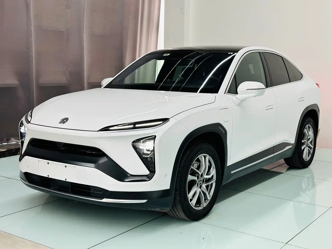 Photo 2 - NIO EC6