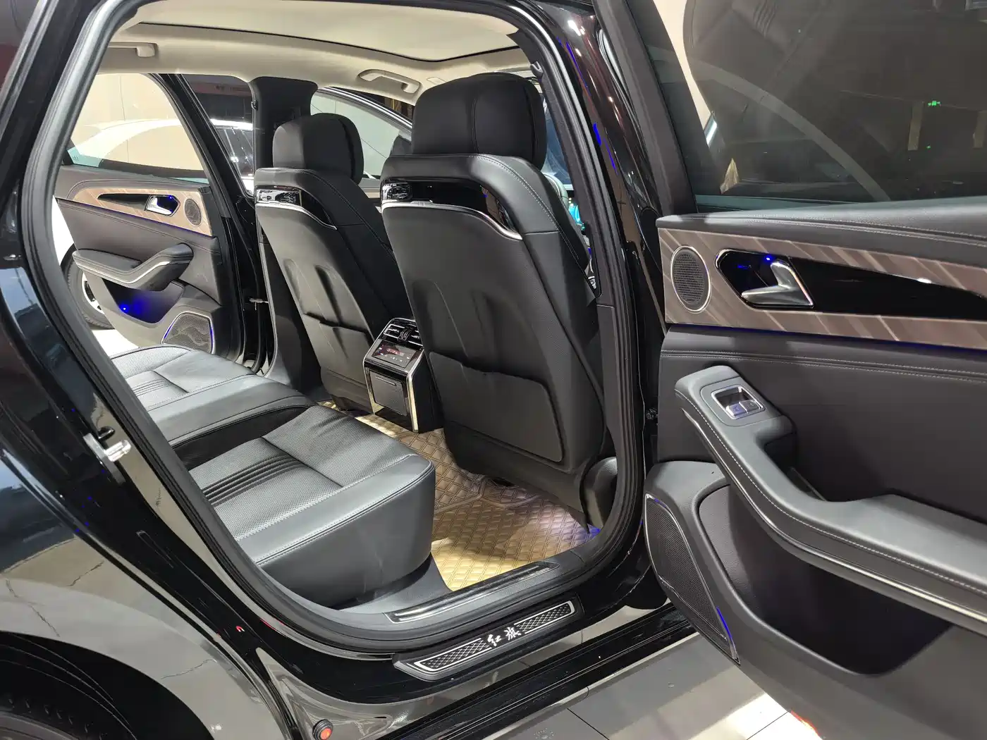 Hongqi H9 2020 2.0T Smart Connection Qi Xiang Edition фото 9