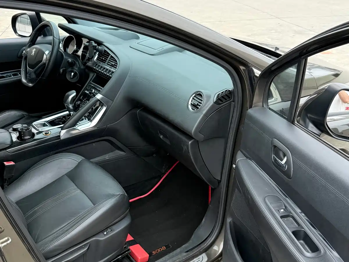Peugeot 3008 2013 1.6THP Automatic Prestige Edition фото 9