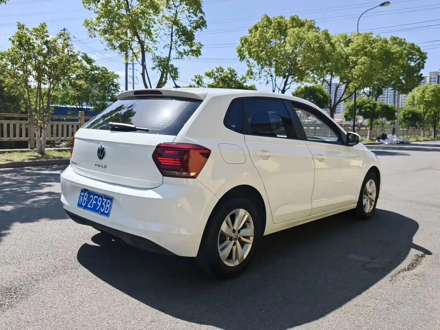 VOLKSWAGEN POLO