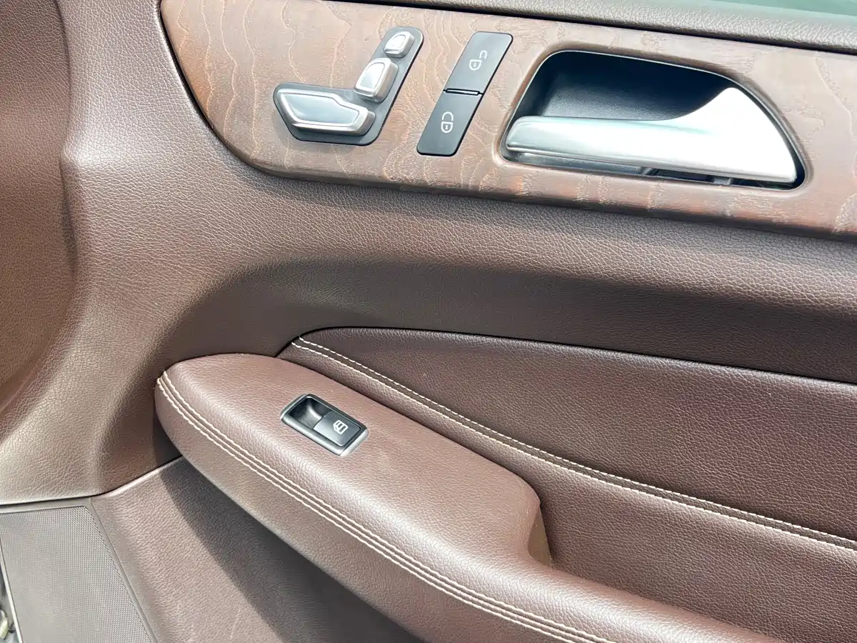 Mercedes-Benz GLE 2015 GLE 400 4MATIC фото 37