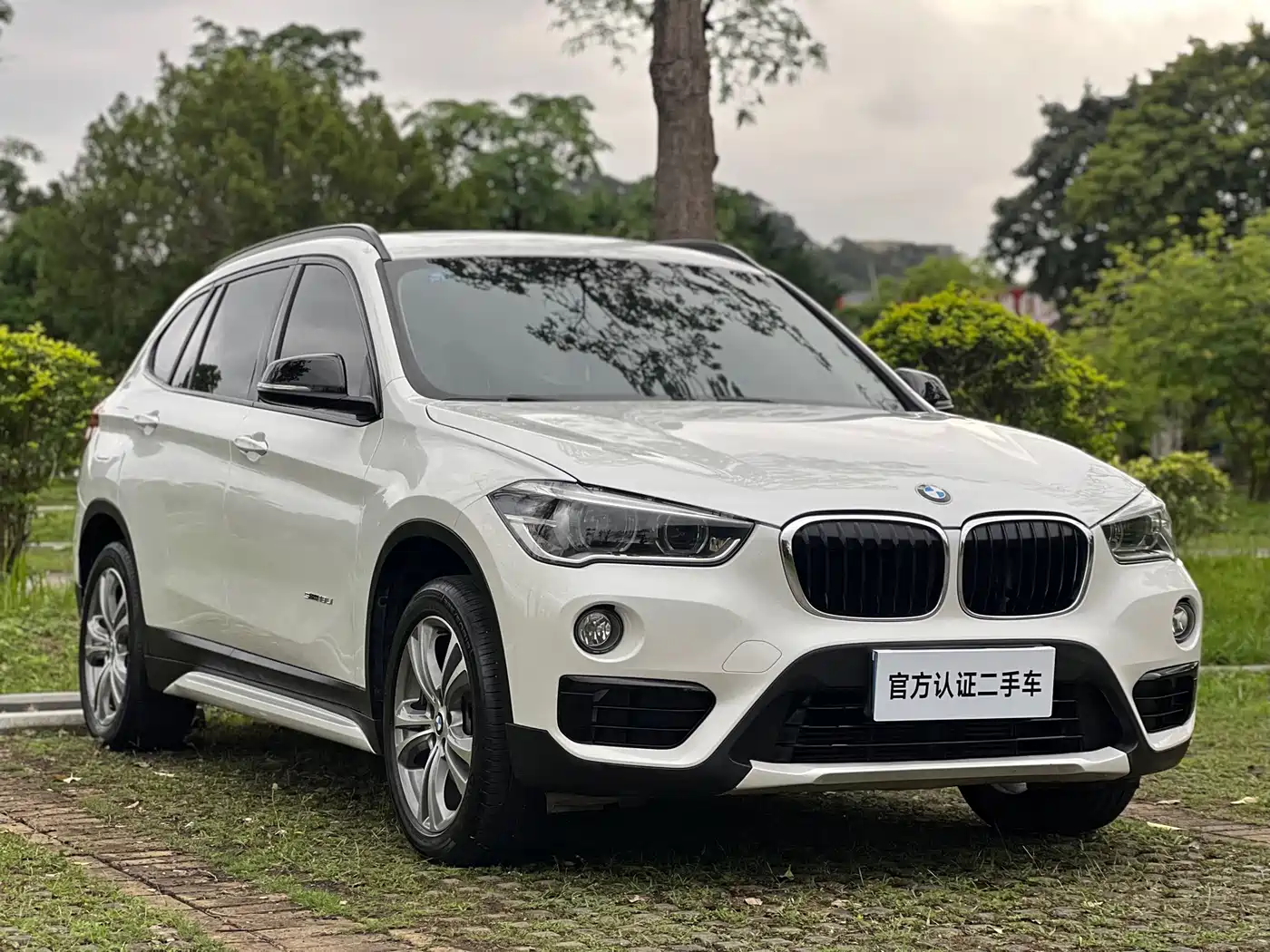 BMW X1 2018 sDrive18Li Premium Model фото 3